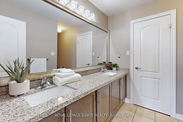 Photo 24 at 24 Arrowpoint Drive, Credit Valley, Brampton