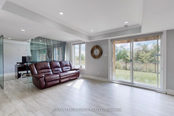 Photo 33 at 24 Arrowpoint Drive, Credit Valley, Brampton