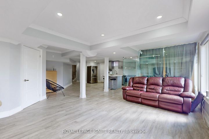 Photo 34 at 24 Arrowpoint Drive, Credit Valley, Brampton