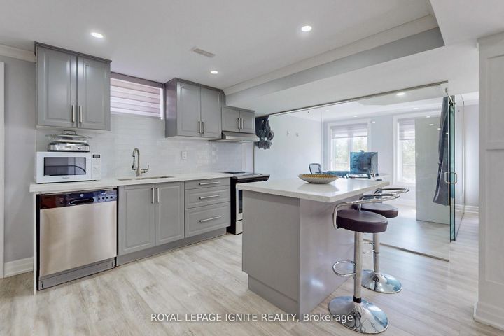 Photo 35 at 24 Arrowpoint Drive, Credit Valley, Brampton