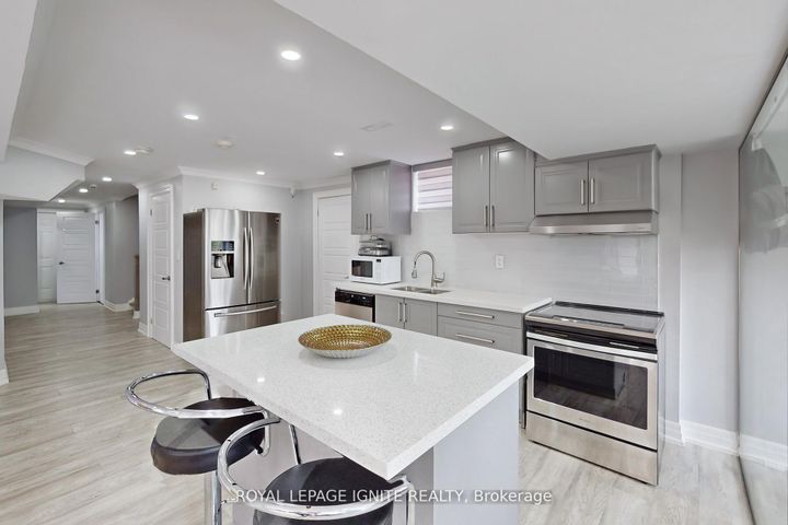 Photo 37 at 24 Arrowpoint Drive, Credit Valley, Brampton