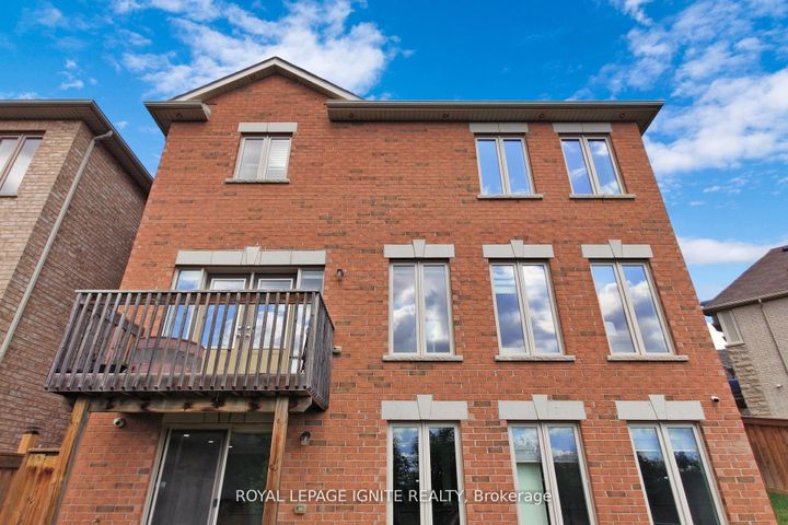 Photo 44 at 24 Arrowpoint Drive, Credit Valley, Brampton