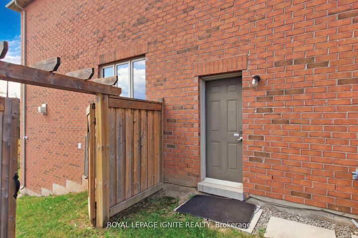 Photo 47 at 24 Arrowpoint Drive, Credit Valley, Brampton