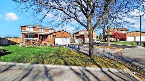 Photo 0 at 10 Hollyburn Court, West Woodbridge, Vaughan