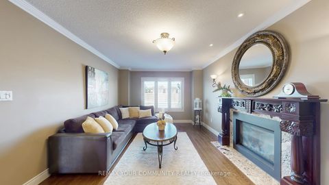 Photo 10 at 10 Hollyburn Court, West Woodbridge, Vaughan