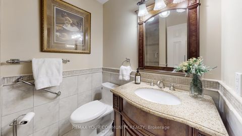 Photo 12 at 10 Hollyburn Court, West Woodbridge, Vaughan