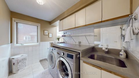 Photo 13 at 10 Hollyburn Court, West Woodbridge, Vaughan