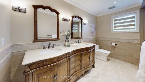 Photo 21 at 10 Hollyburn Court, West Woodbridge, Vaughan