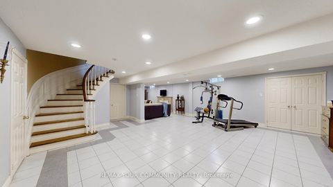 Photo 23 at 10 Hollyburn Court, West Woodbridge, Vaughan