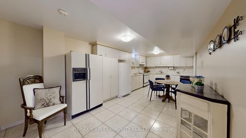 Photo 26 at 10 Hollyburn Court, West Woodbridge, Vaughan