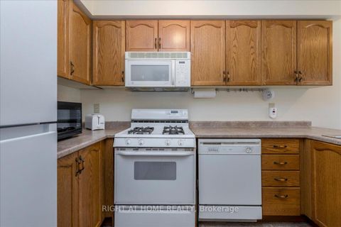 Photo 8 at 142 Leslie Avenue, Holly, Barrie