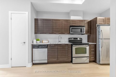 Photo 3 at 216 - 169 Fort York Boulevard, Waterfront Communities C1, Toronto