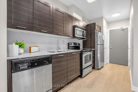 Photo 4 at 216 - 169 Fort York Boulevard, Waterfront Communities C1, Toronto