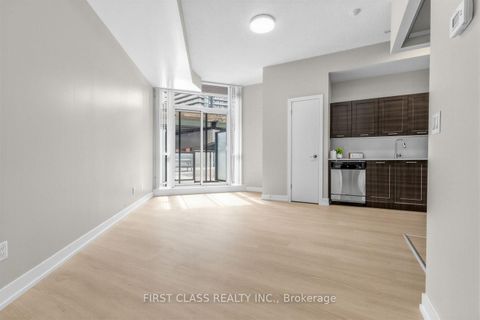 Photo 10 at 216 - 169 Fort York Boulevard, Waterfront Communities C1, Toronto
