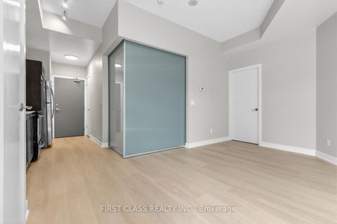 Photo 13 at 216 - 169 Fort York Boulevard, Waterfront Communities C1, Toronto