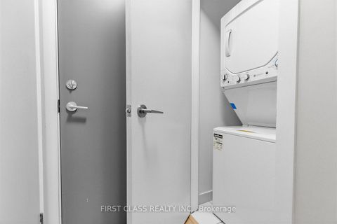 Photo 18 at 216 - 169 Fort York Boulevard, Waterfront Communities C1, Toronto