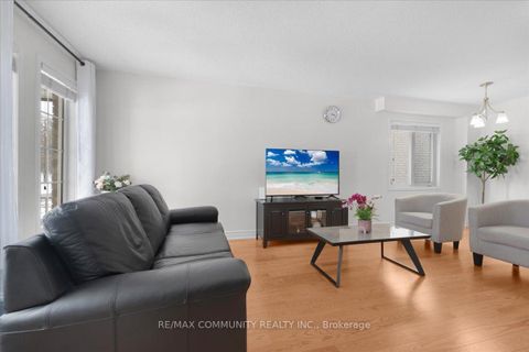 Photo 4 at 88 Mainland Crescent, Vellore Village, Vaughan