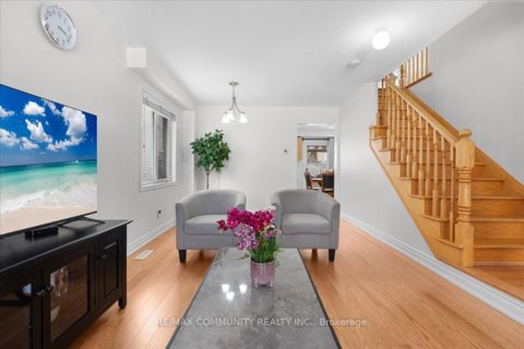 Photo 5 at 88 Mainland Crescent, Vellore Village, Vaughan