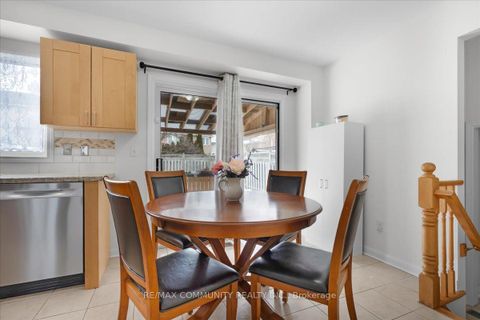 Photo 10 at 88 Mainland Crescent, Vellore Village, Vaughan