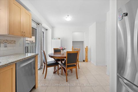Photo 11 at 88 Mainland Crescent, Vellore Village, Vaughan
