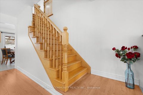 Photo 13 at 88 Mainland Crescent, Vellore Village, Vaughan