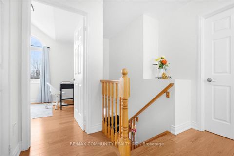 Photo 14 at 88 Mainland Crescent, Vellore Village, Vaughan