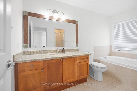 Photo 18 at 88 Mainland Crescent, Vellore Village, Vaughan