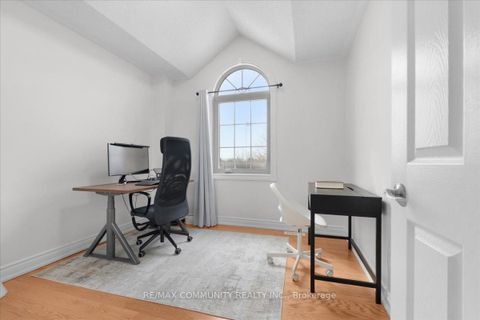 Photo 23 at 88 Mainland Crescent, Vellore Village, Vaughan