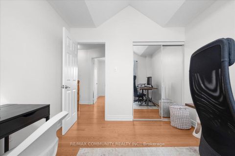 Photo 24 at 88 Mainland Crescent, Vellore Village, Vaughan