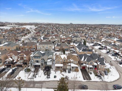 Photo 34 at 88 Mainland Crescent, Vellore Village, Vaughan