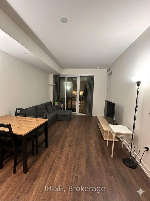 Photo 4 at 212 - 158 FRONT Street E, Moss Park, Toronto