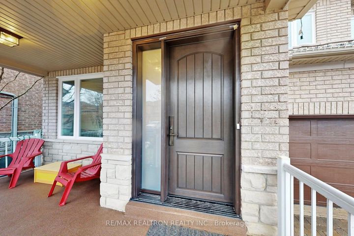 Photo 2 at 7 Honeyview Street, Patterson, Vaughan