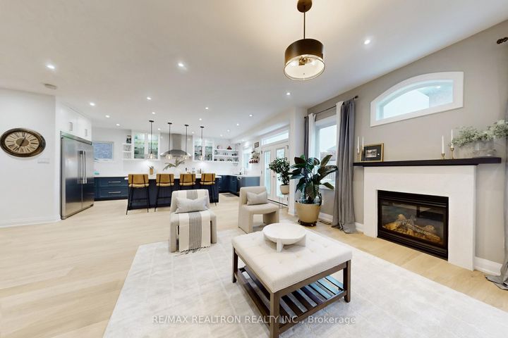 Photo 5 at 7 Honeyview Street, Patterson, Vaughan