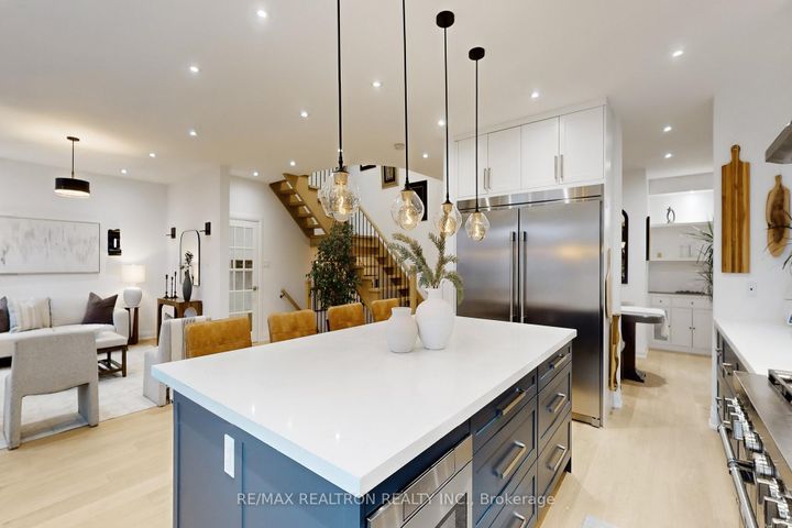 Photo 8 at 7 Honeyview Street, Patterson, Vaughan