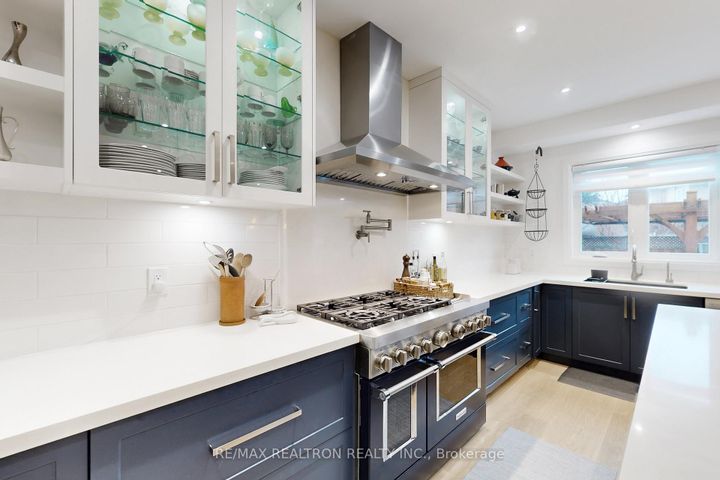 Photo 11 at 7 Honeyview Street, Patterson, Vaughan