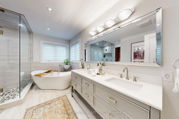 Photo 25 at 7 Honeyview Street, Patterson, Vaughan