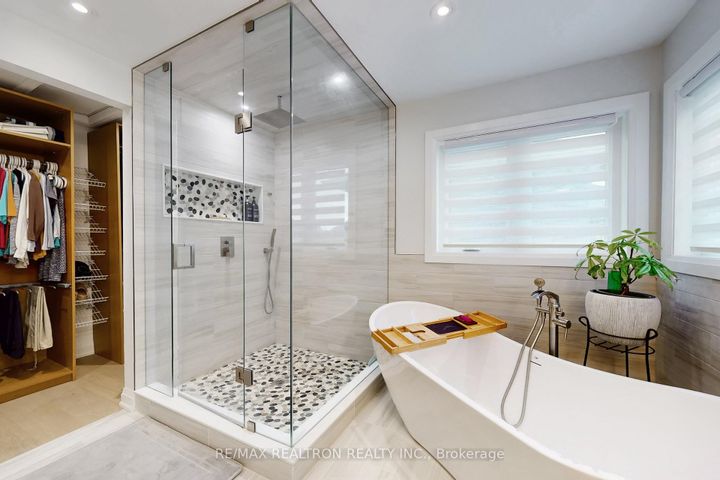 Photo 26 at 7 Honeyview Street, Patterson, Vaughan