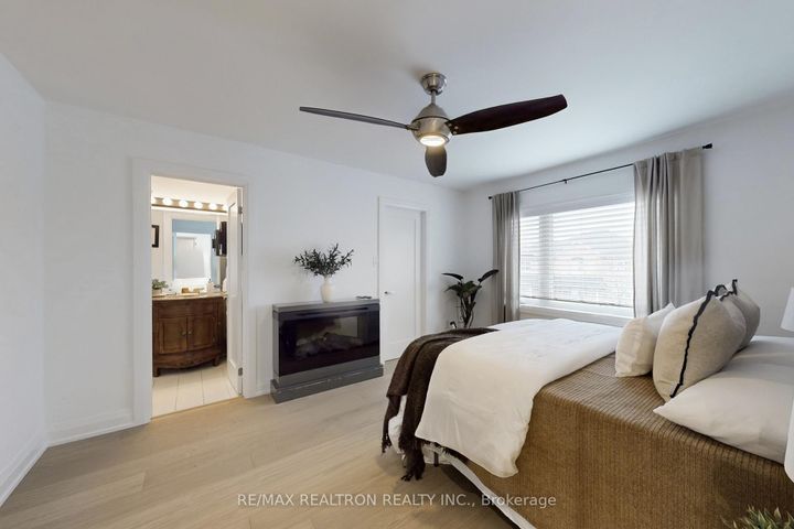 Photo 28 at 7 Honeyview Street, Patterson, Vaughan