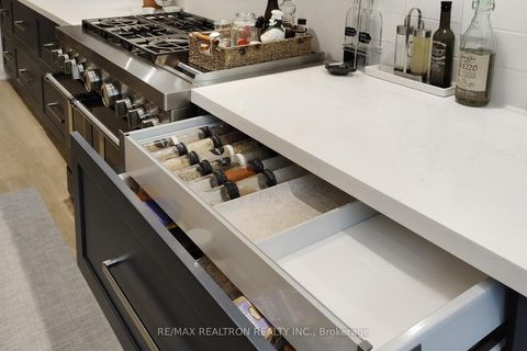 Photo 13 at 7 Honeyview Street, Patterson, Vaughan