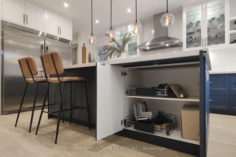 Photo 15 at 7 Honeyview Street, Patterson, Vaughan