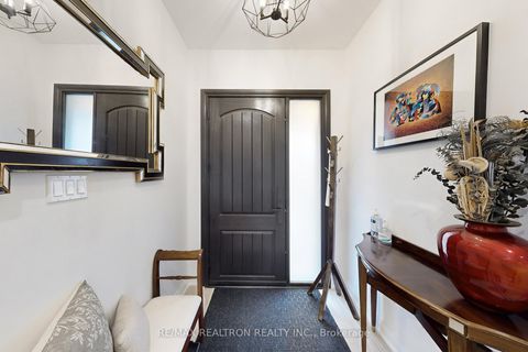 Photo 22 at 7 Honeyview Street, Patterson, Vaughan