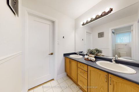 Photo 32 at 7 Honeyview Street, Patterson, Vaughan