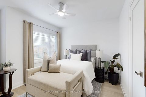 Photo 33 at 7 Honeyview Street, Patterson, Vaughan