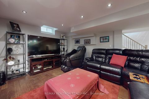 Photo 37 at 7 Honeyview Street, Patterson, Vaughan