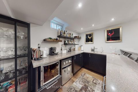 Photo 40 at 7 Honeyview Street, Patterson, Vaughan