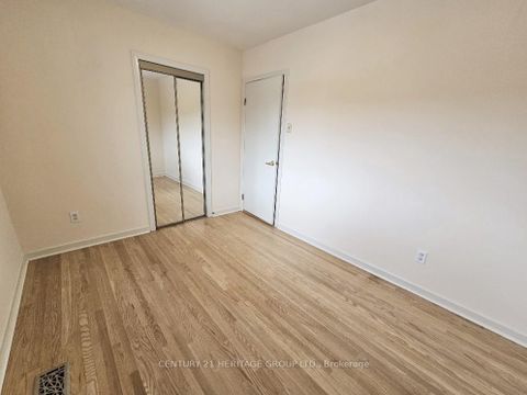 Photo 14 at 63 Marathon Crescent, Newtonbrook West, Toronto