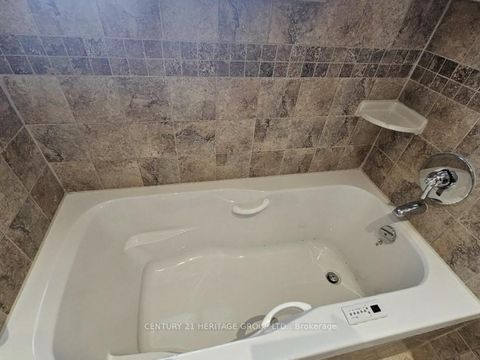 Photo 17 at 63 Marathon Crescent, Newtonbrook West, Toronto