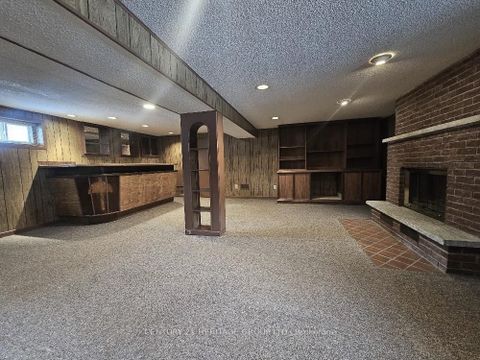 Photo 18 at 63 Marathon Crescent, Newtonbrook West, Toronto