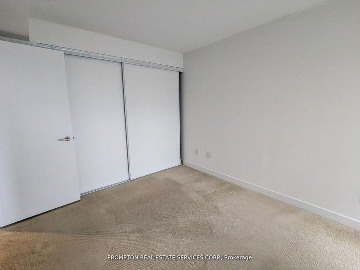 Photo 13 at 712 - 121 Mcmahon Drive, Bayview Village, Toronto