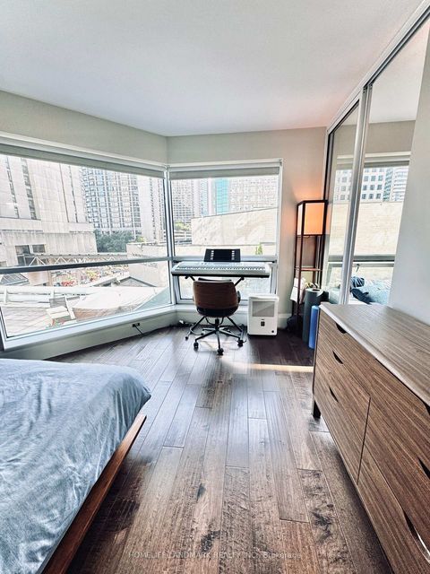 Photo 10 at 408 - 10 Queens Quay W, Waterfront Communities C1, Toronto